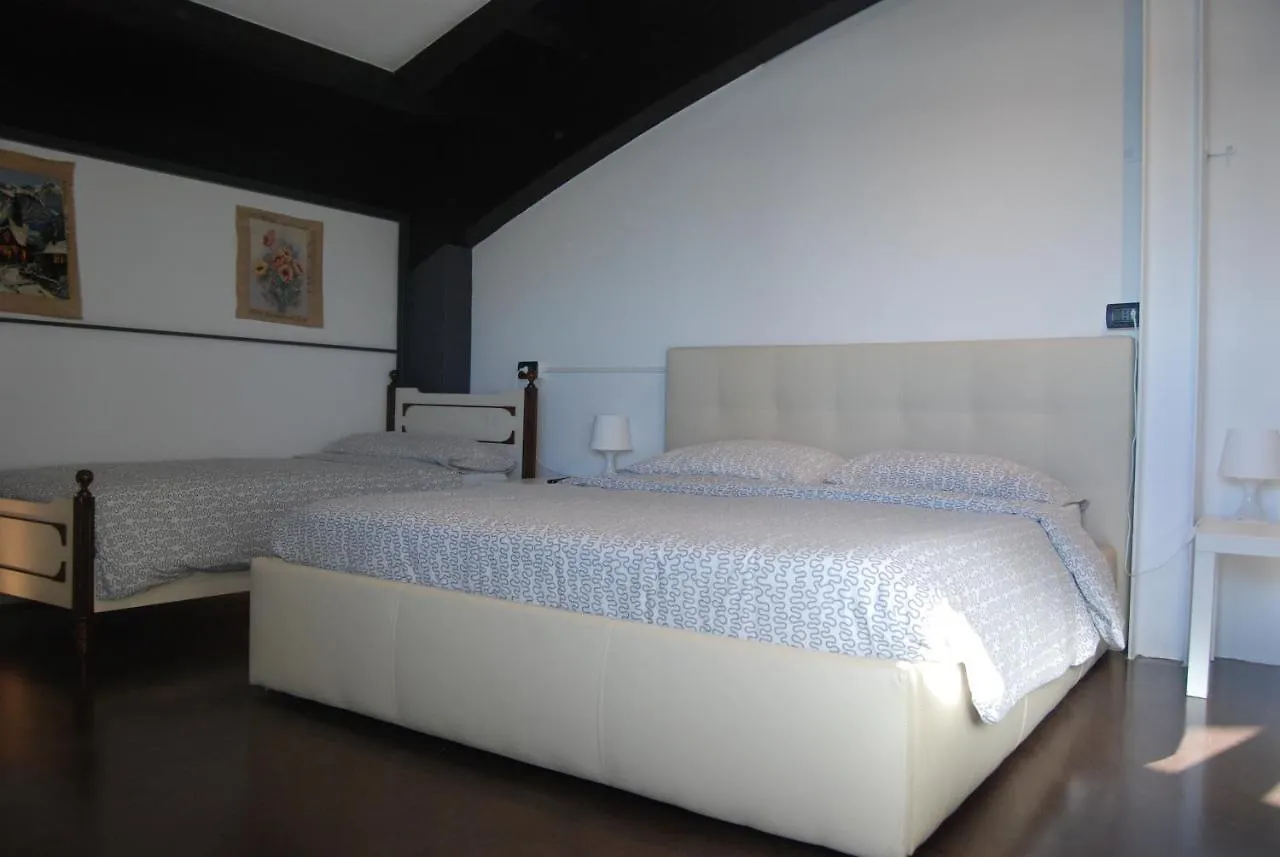 Guest house Le Vele Affittacamere Desenzano del Garda